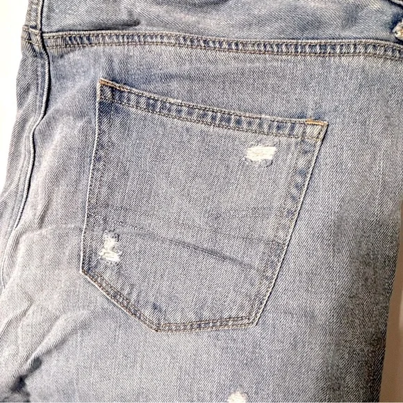 AMERICAN EAGLE Ripped Mom Jean - Picture 5 of 11